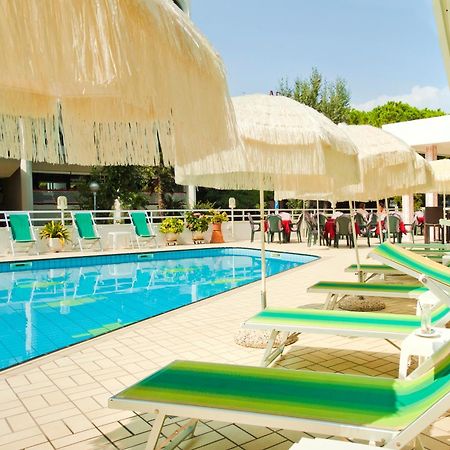 Hotel Gimm Bibione Exterior foto