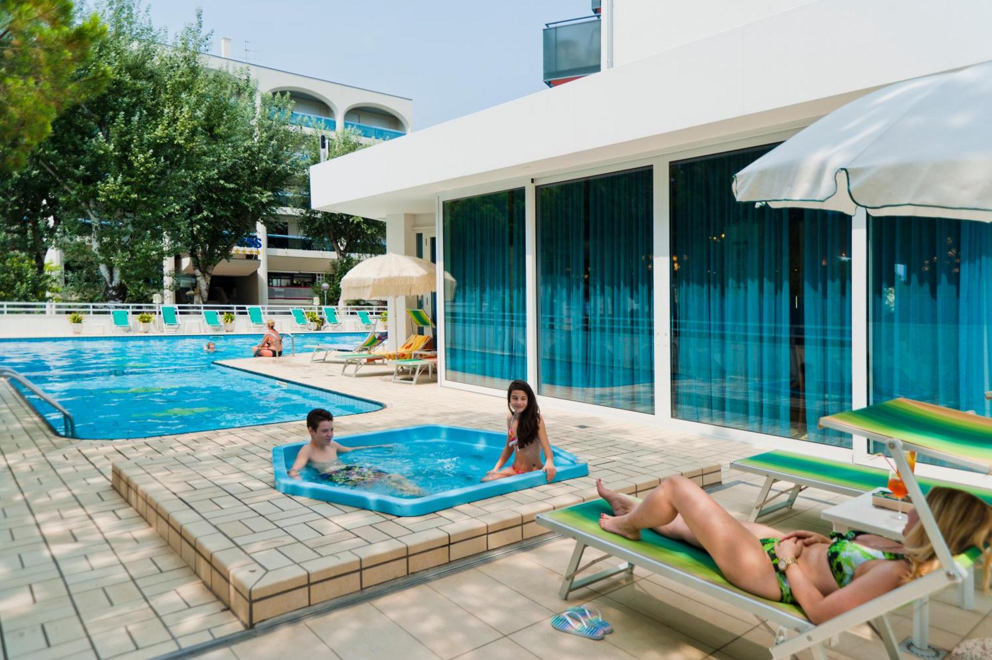 Hotel Gimm Bibione Exterior foto